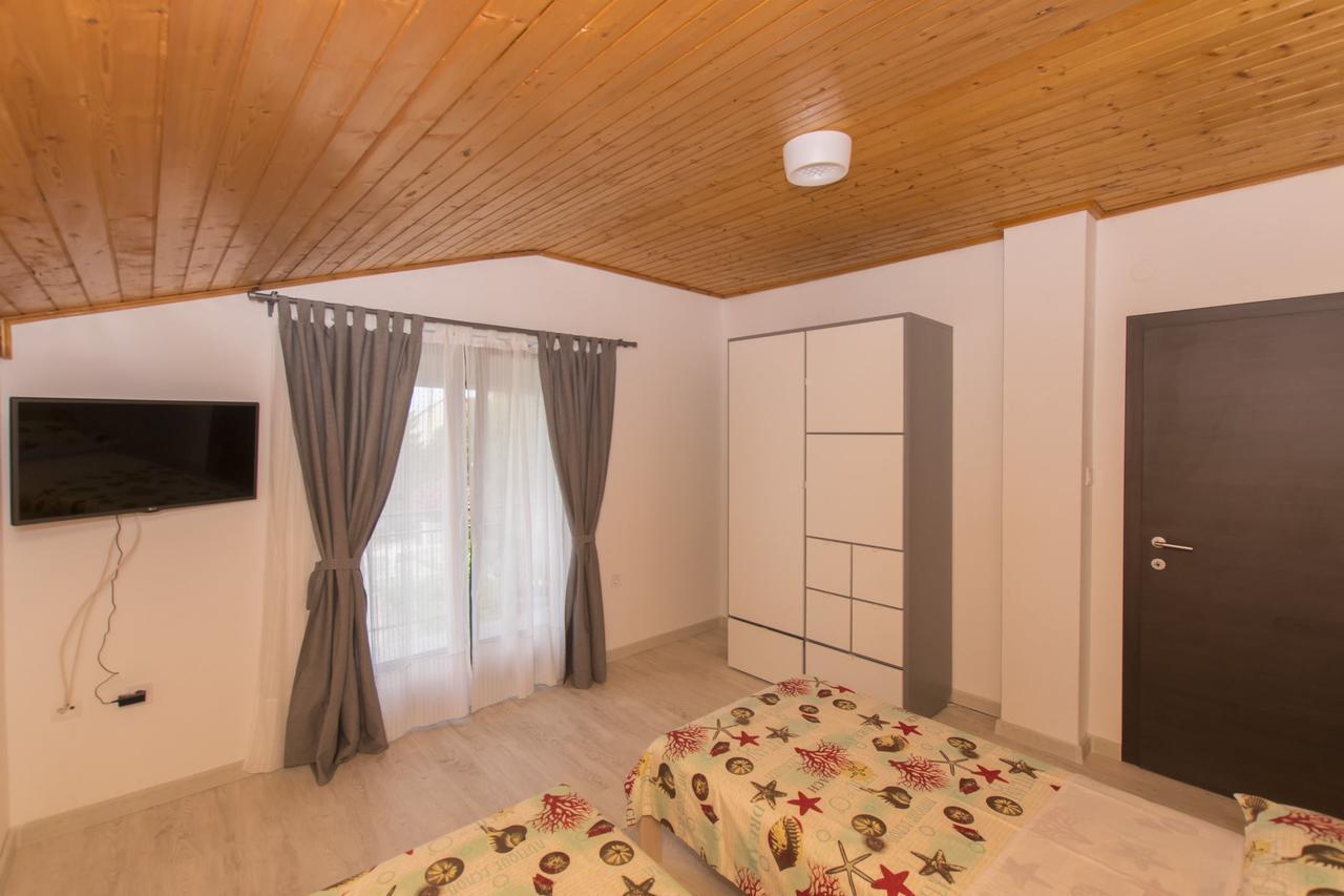 Apartments Branko Водице Екстер'єр фото