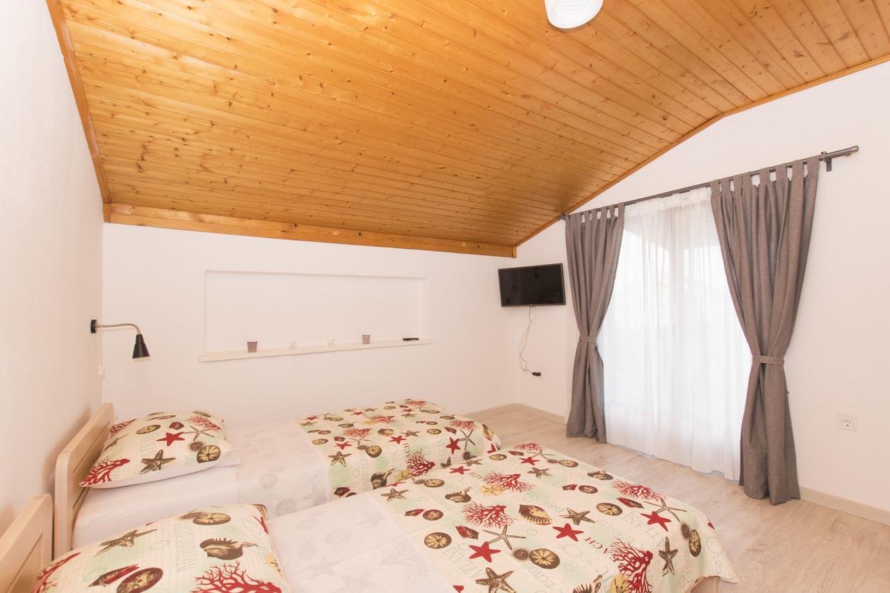 Apartments Branko Водице Екстер'єр фото