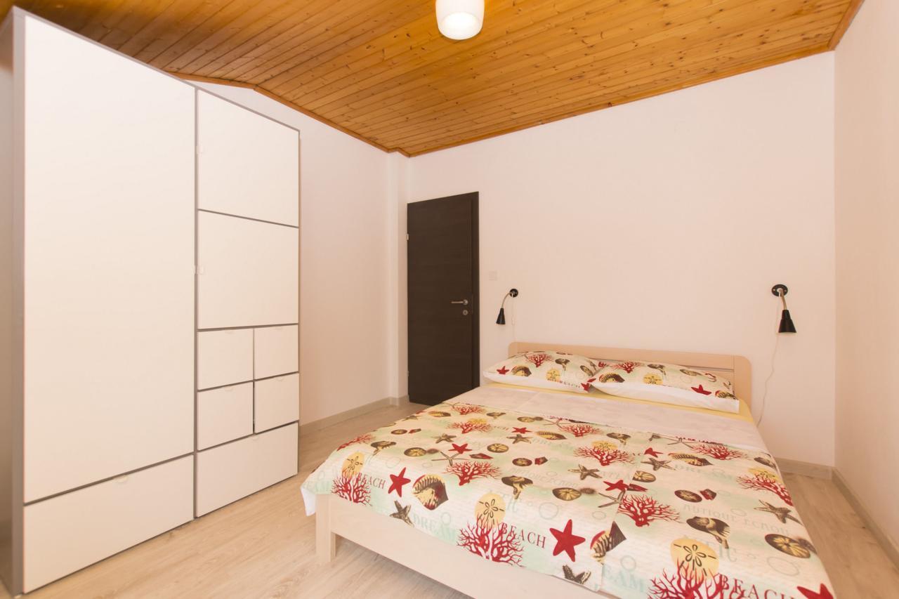 Apartments Branko Водице Екстер'єр фото